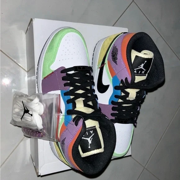 Deadstock Original with OG Box Jordan 1 Mid SE Multi-Color Lightbulb Size 9 - Picture 4 of 8